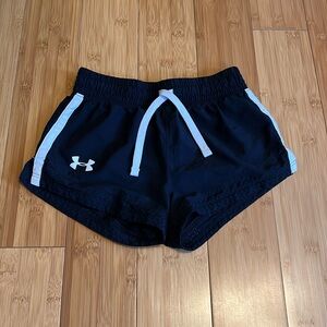 Girls Under Armour black shorts. Size xs.
